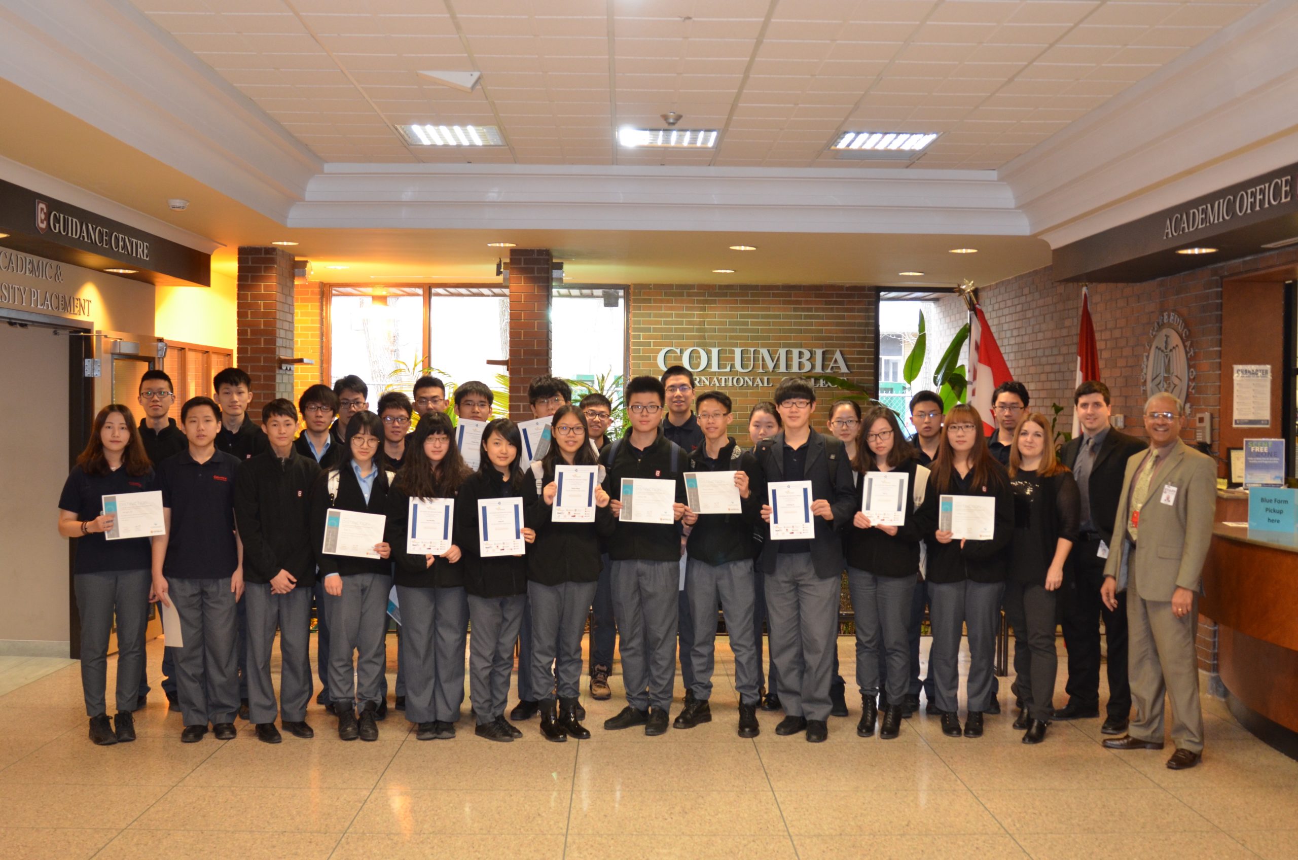 CIC Students with certificates of distinction