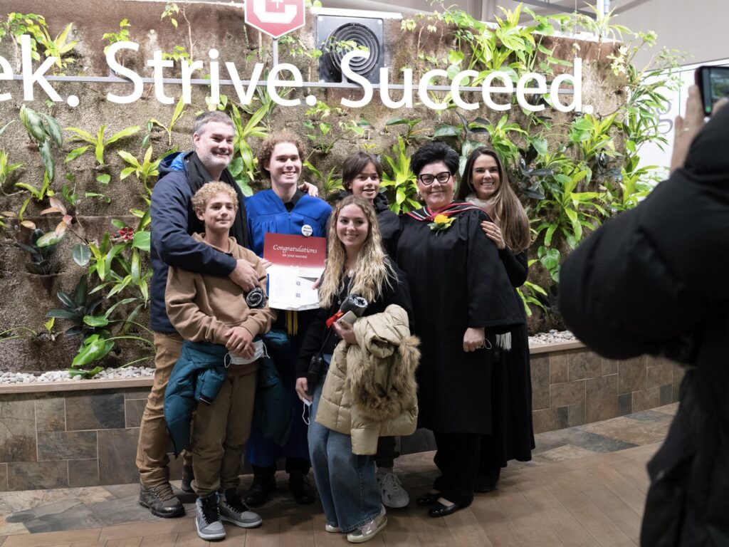 20221214_183937886_iOS